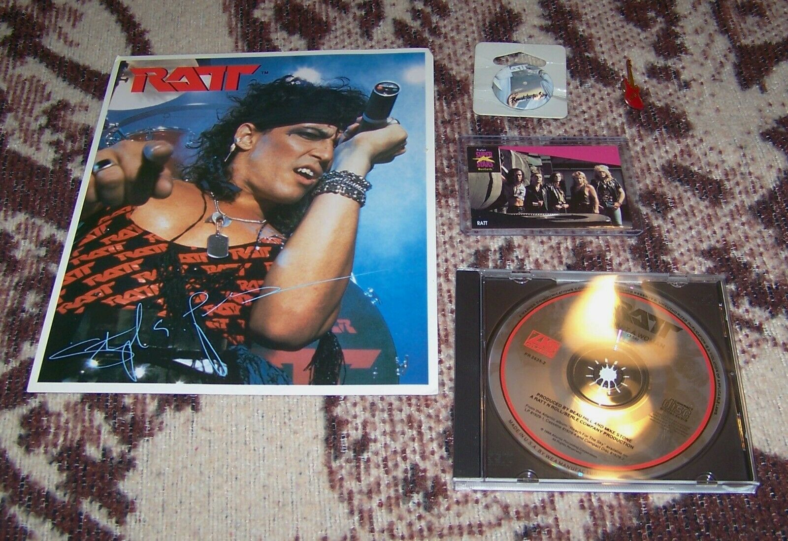 Vintage Ratt Lot Freezz Frame Picture Pin & Button Cd Rock Express Trading Card